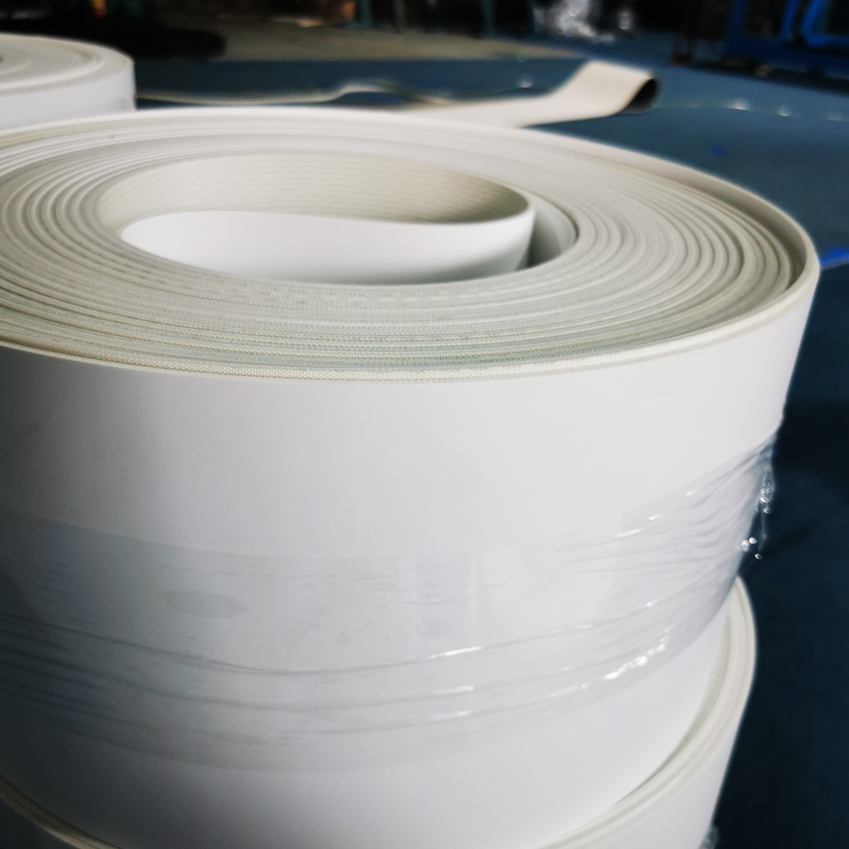 白色食品輸送帶PU輸送帶耐油耐磨聚氨酯食品級輸送帶